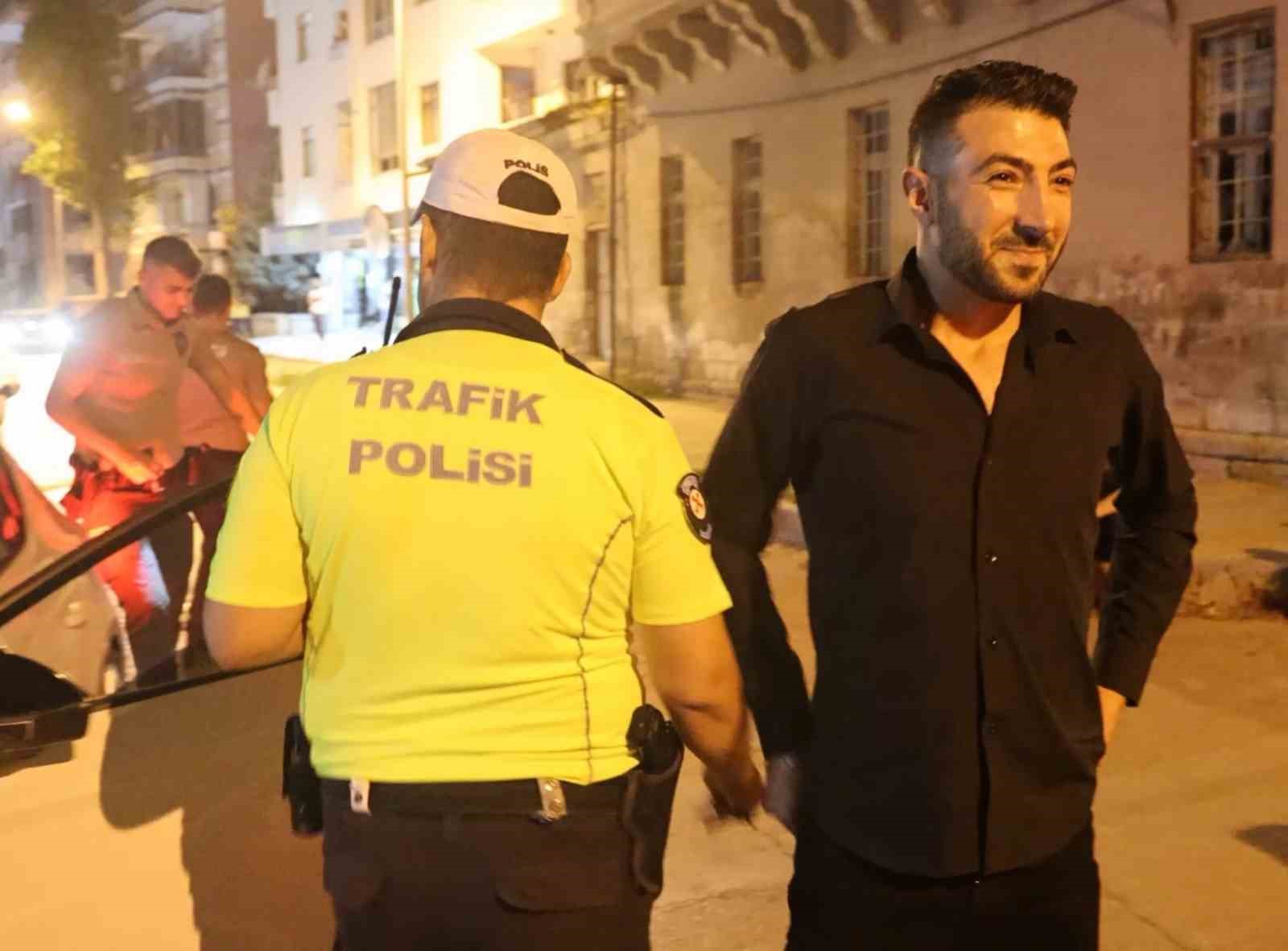 Abart egzozlu aracı trafikten men edilse de zevkinden vazgeçmedi
