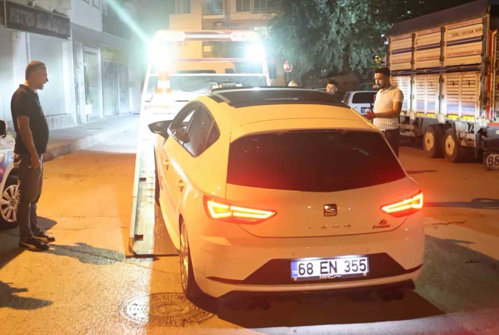 Abart egzozlu aracı trafikten men edilse de zevkinden vazgeçmedi
