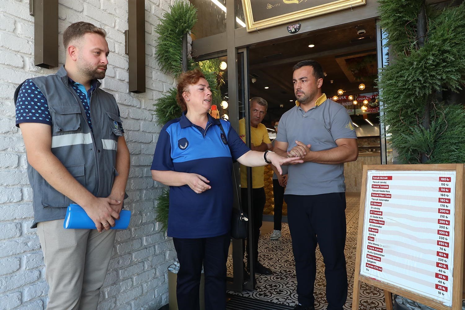 Zabıtadan kafe ve restoranlara fiyat denetimi
