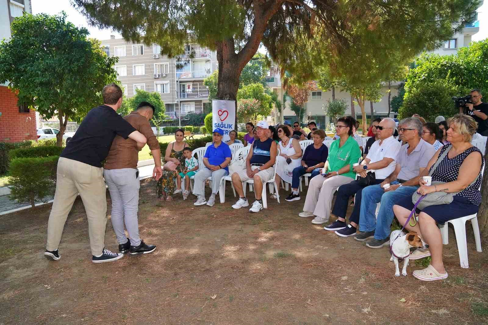 İzmirliler sağlığı geliştiren parklarda buluşuyor
