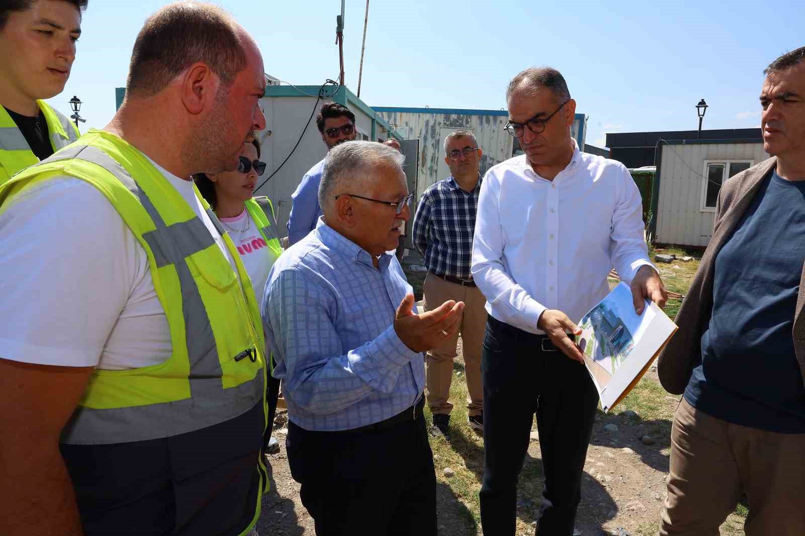 Başkan Büyükkılıç’tan yapımı süren Kent Müzesi’nde inceleme
