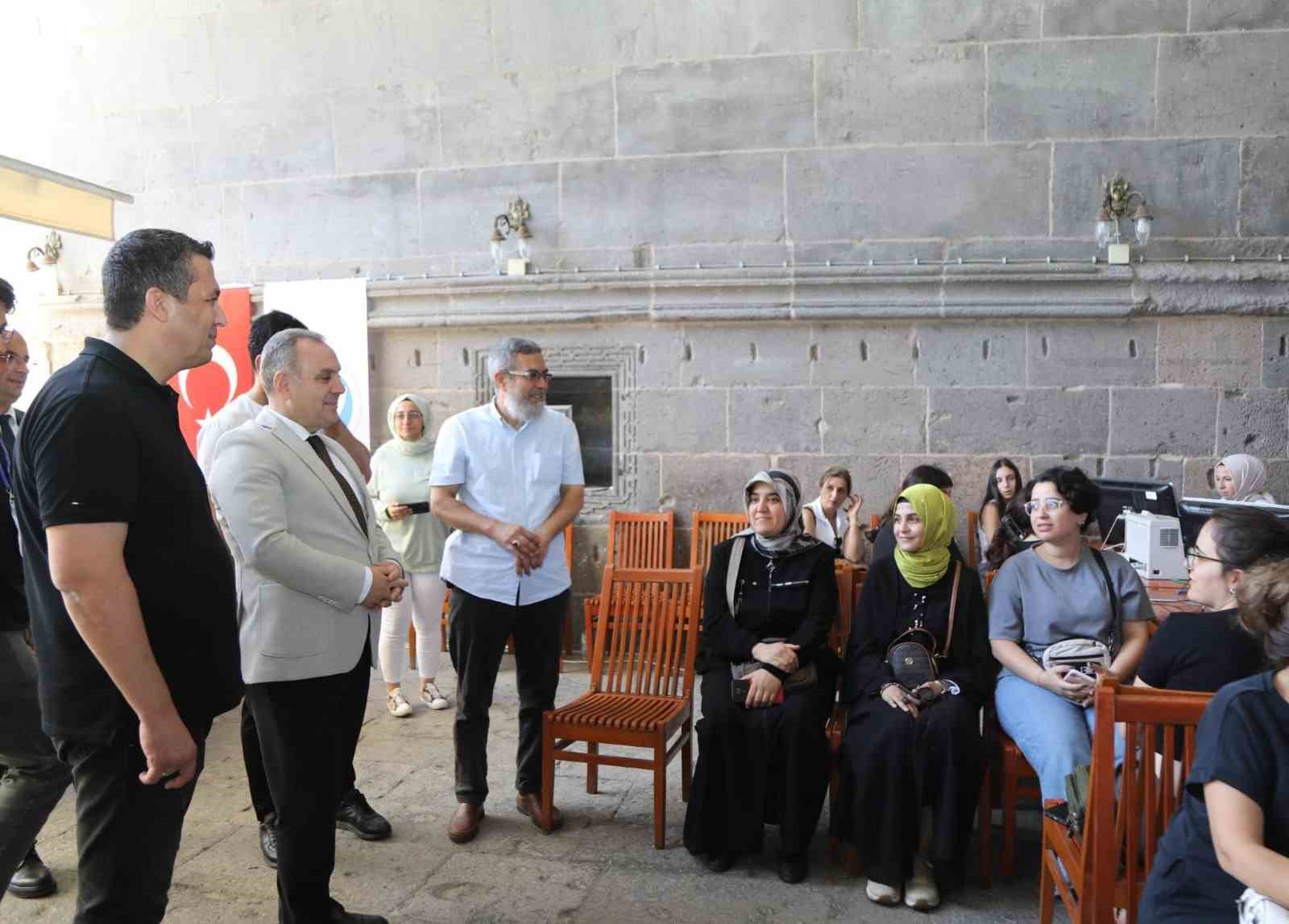 Büyükşehir’in YKS Tercih Danışmanlığı Merkezi’ne yoğun ilgi sürüyor
