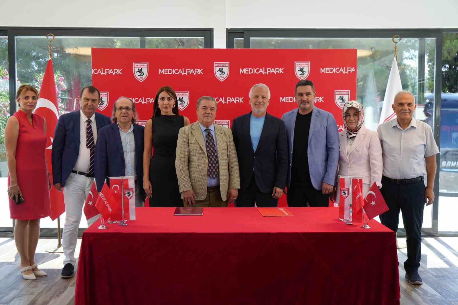 Samsunspor ile Medical Park Samsun Hastanesi sponsorluk anlaşması imzaladı
