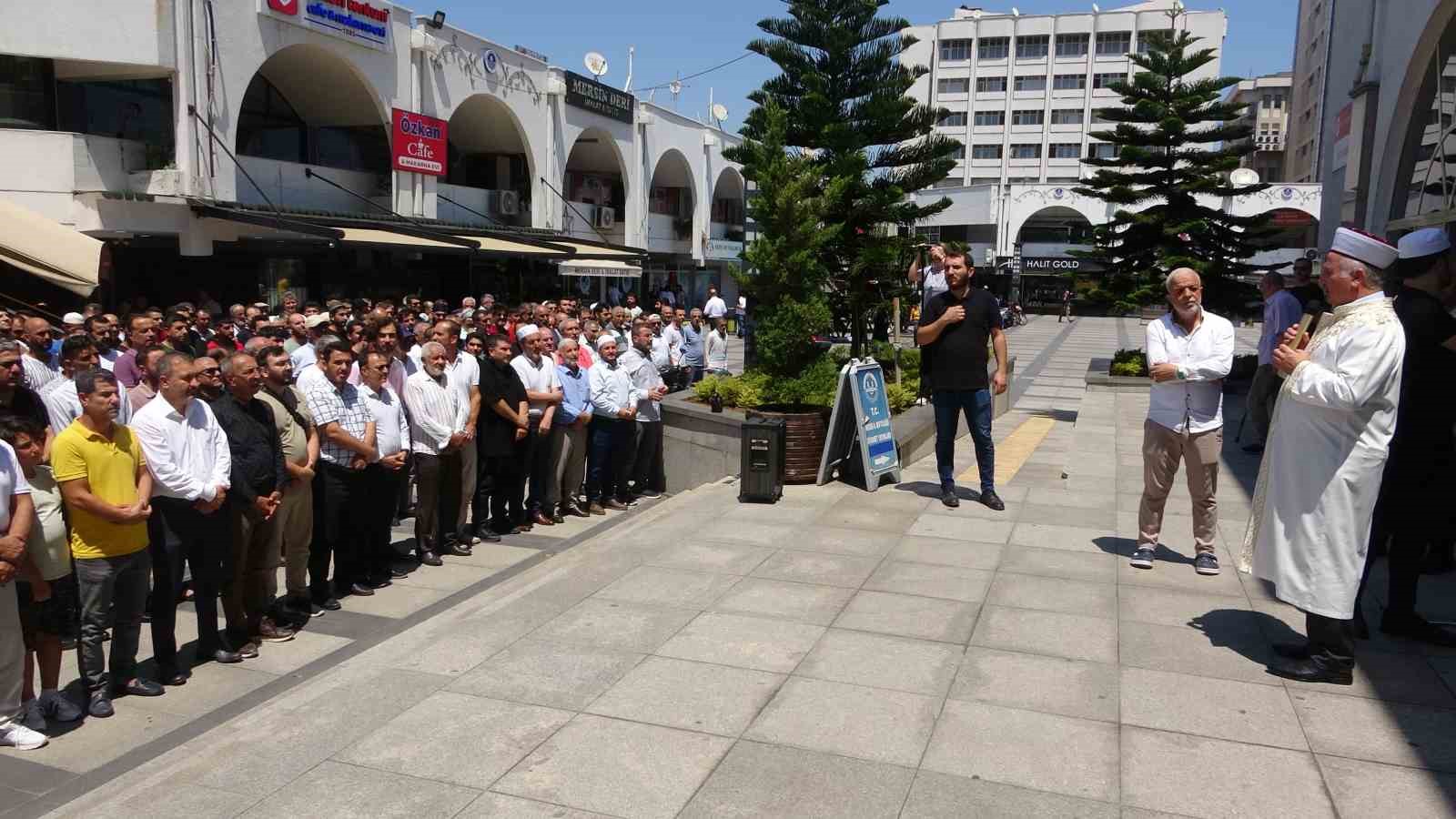 Mersin’de İsmail Haniye için gıyabi cenaze namazı kılındı
