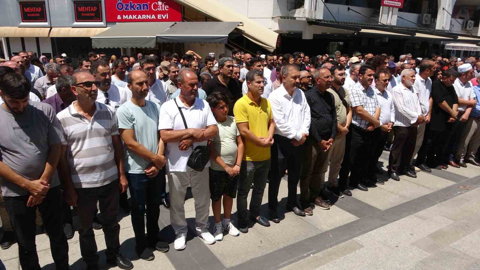 Mersin’de İsmail Haniye için gıyabi cenaze namazı kılındı
