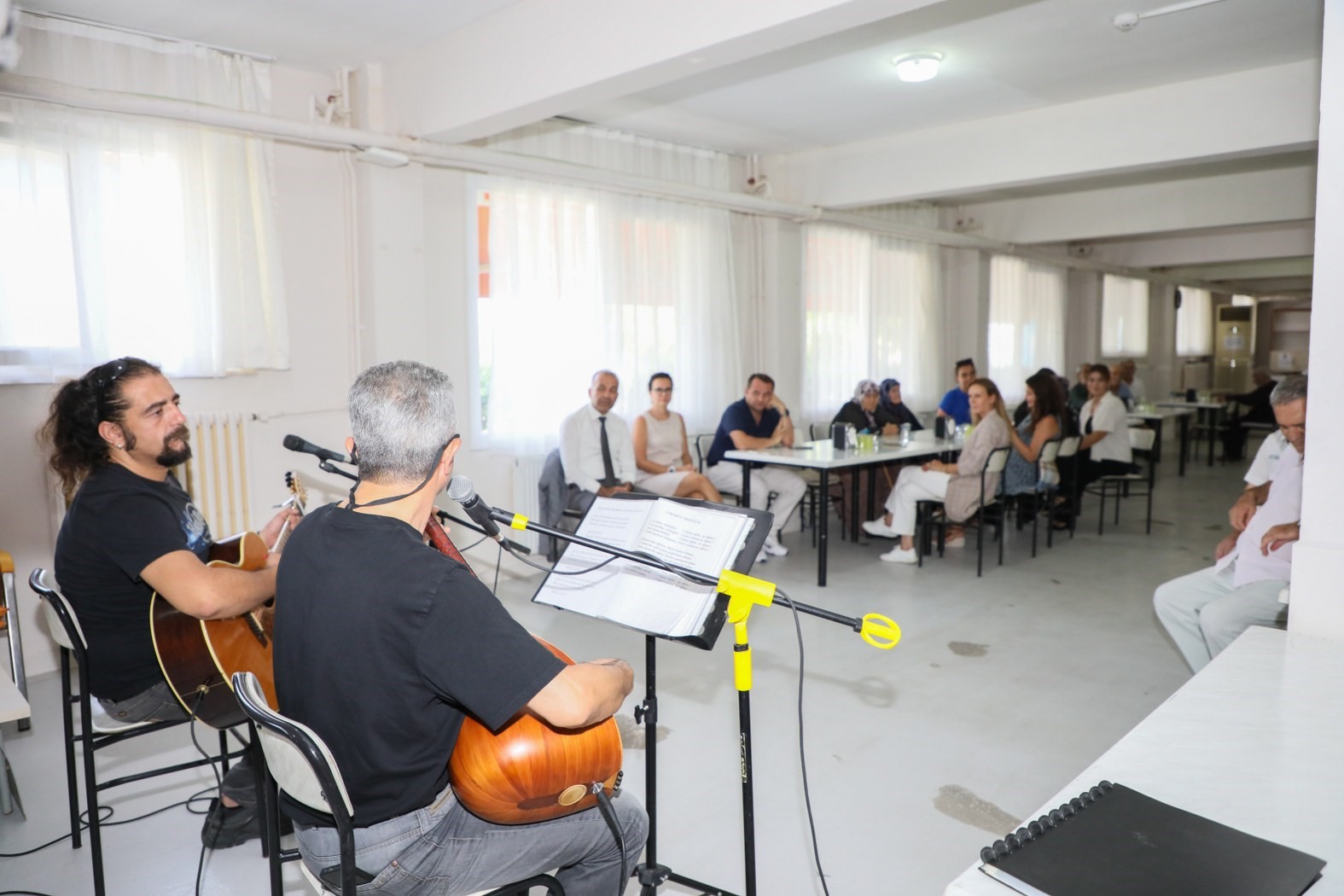 Yunusemre’den huzurevi sakinlerine özel konser
