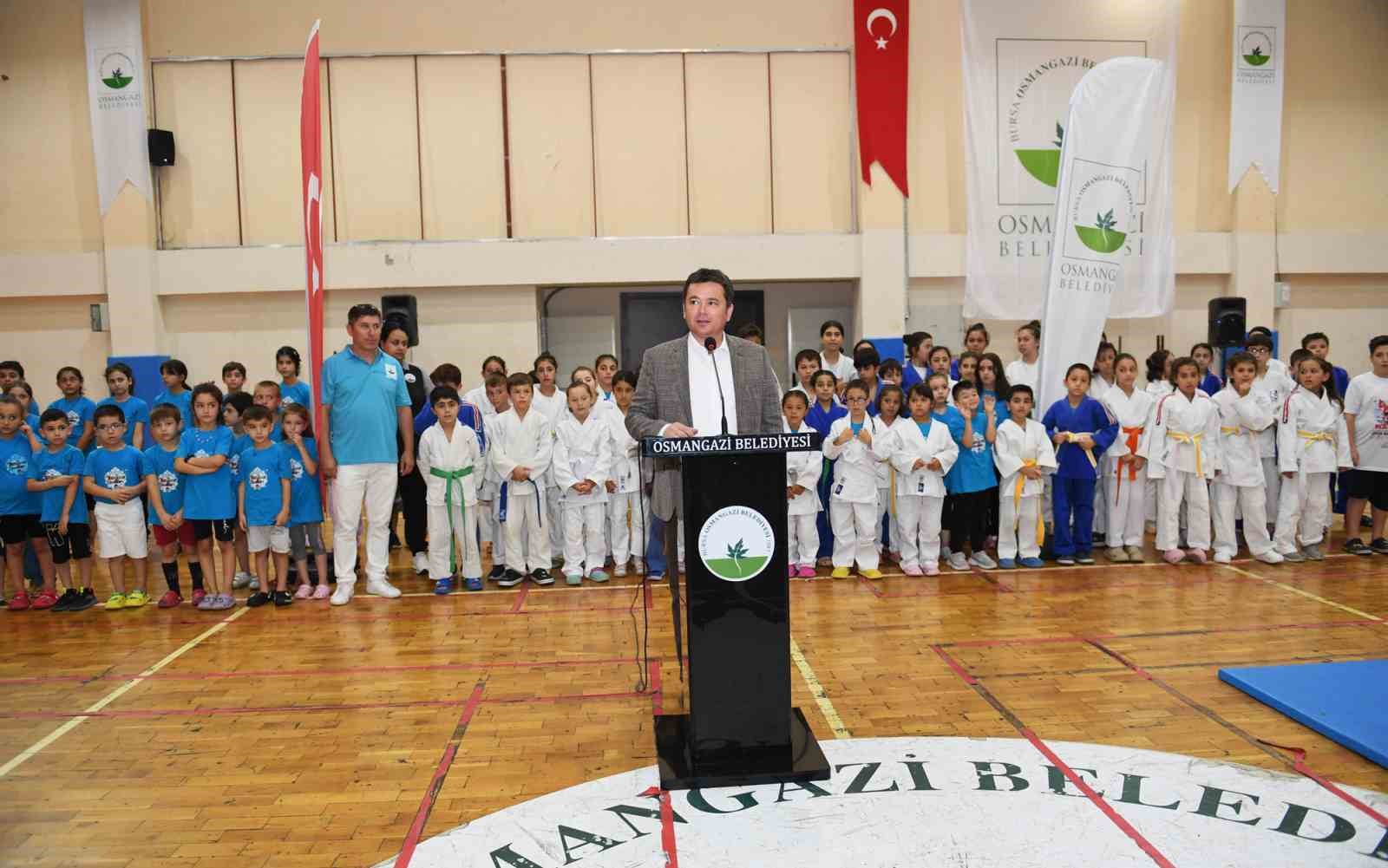 Genç judo ve taekwondocular sertifikalarını aldı
