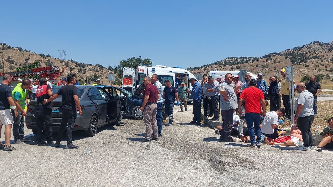 Burdur’da 10 kişinin yaralanmasına neden olan kazadan ölüm haberi
