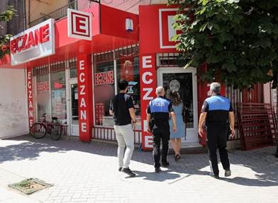 Eskişehir polisinden eczanelere güvenlik tedbirleri bilgilendirme ziyaretleri
