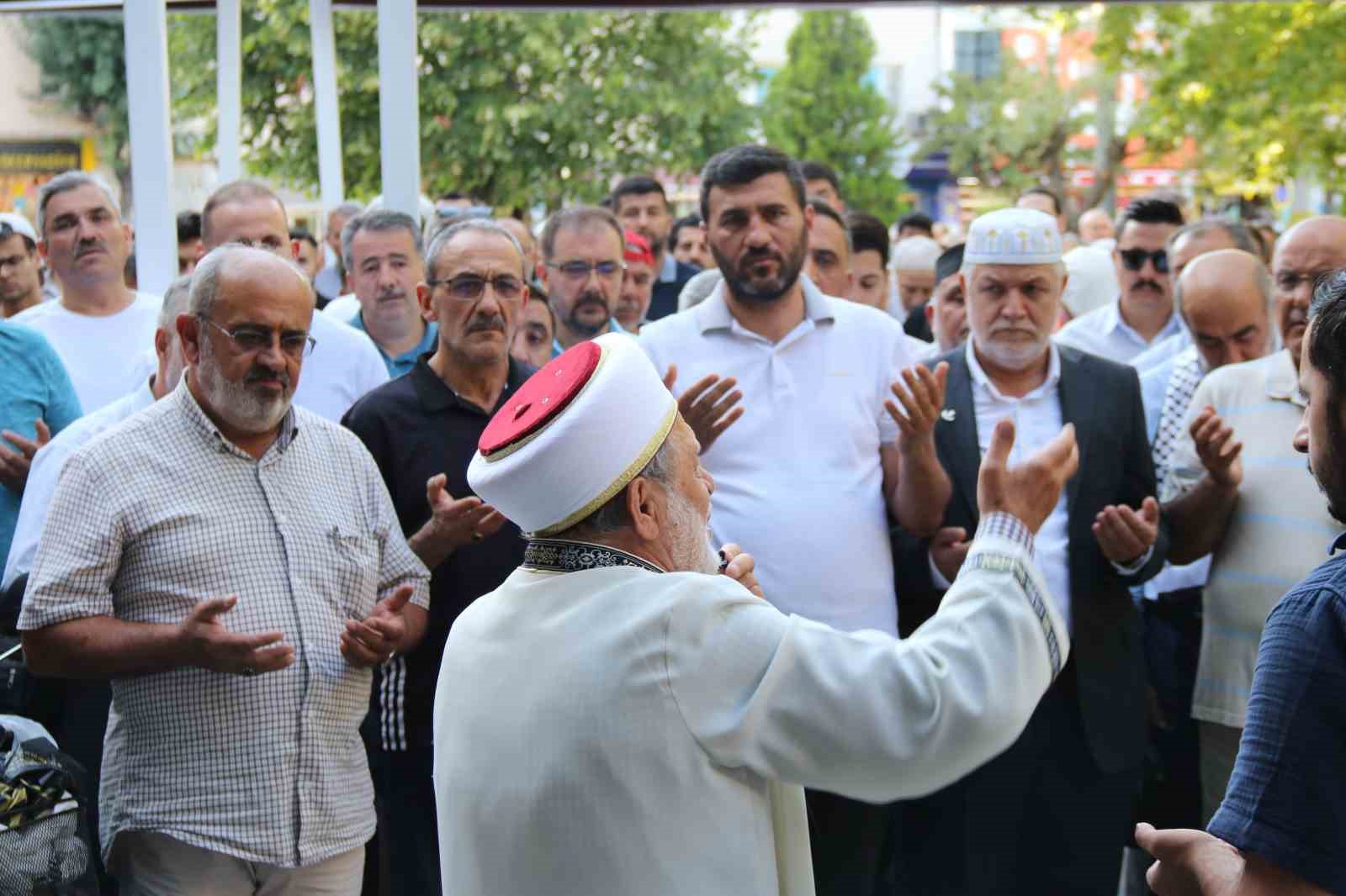 Vatandaşlar Ünlü ve Haniye için toplandı
