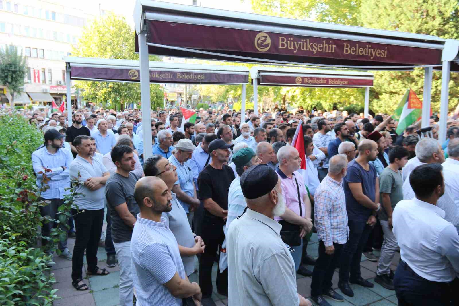 Vatandaşlar Ünlü ve Haniye için toplandı
