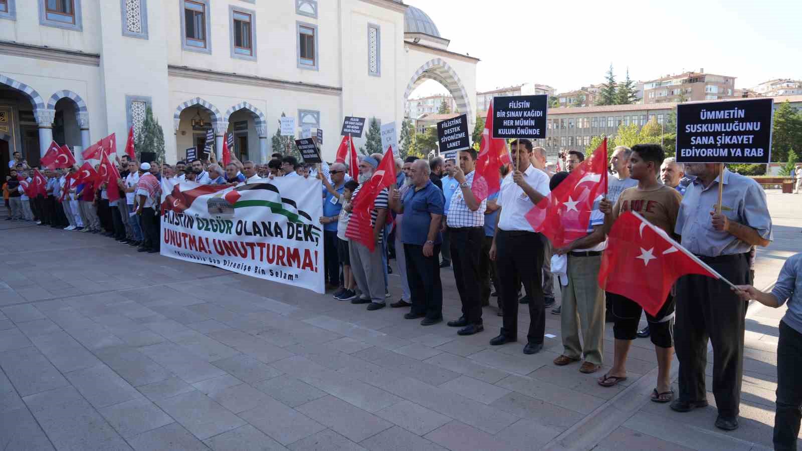 Kırıkkale’de Haniye için gıyabi cenaze namazı kılındı
