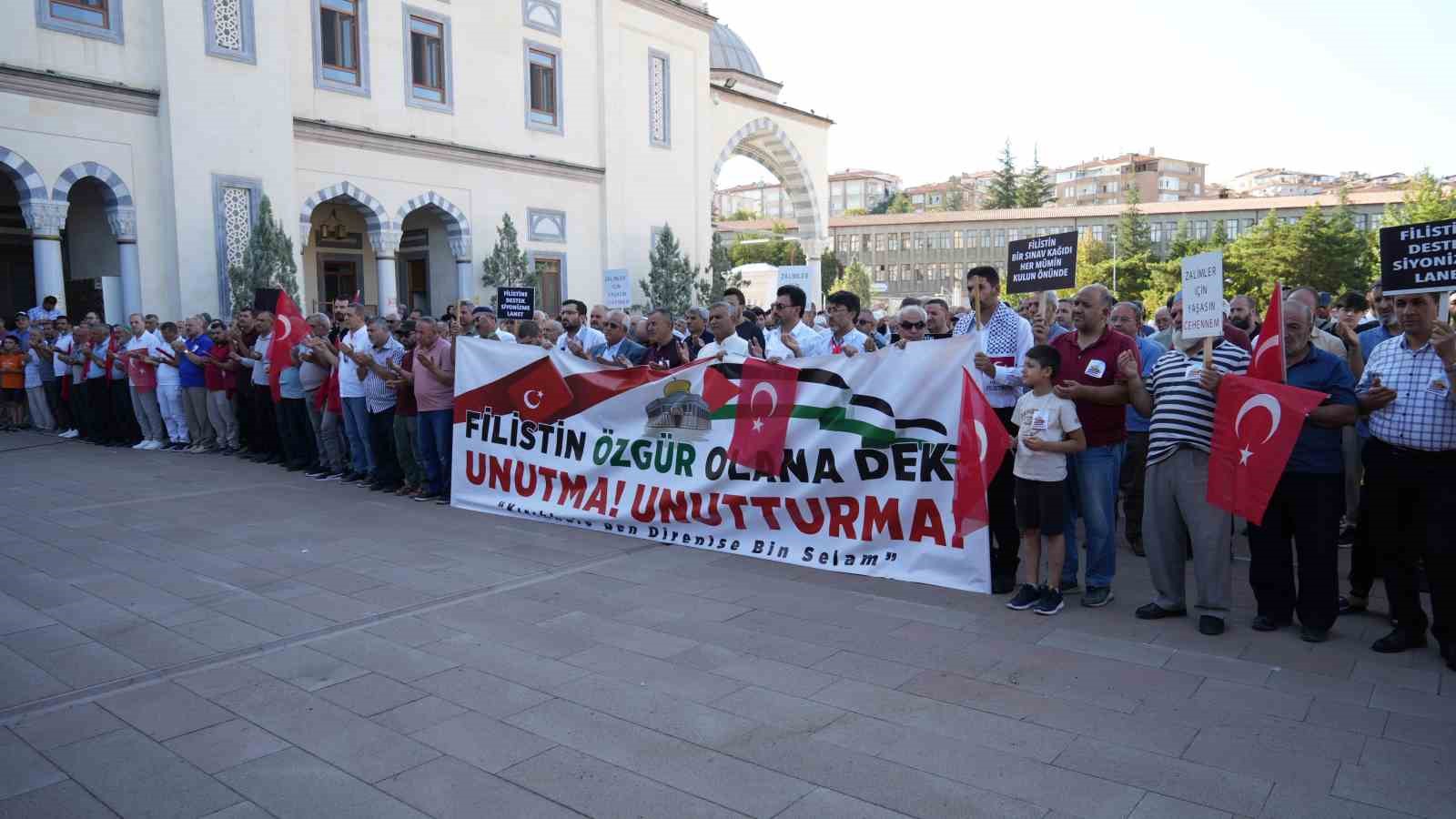 Kırıkkale’de Haniye için gıyabi cenaze namazı kılındı
