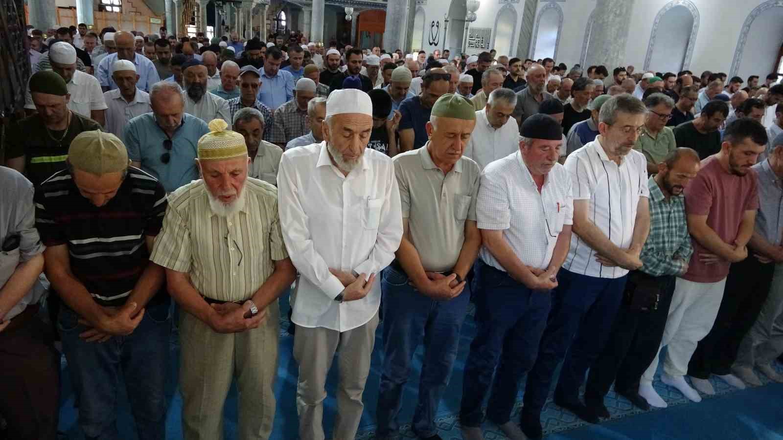 Kütahya’da şehit Haniye için dua ve gıyabi cenaze namazı
