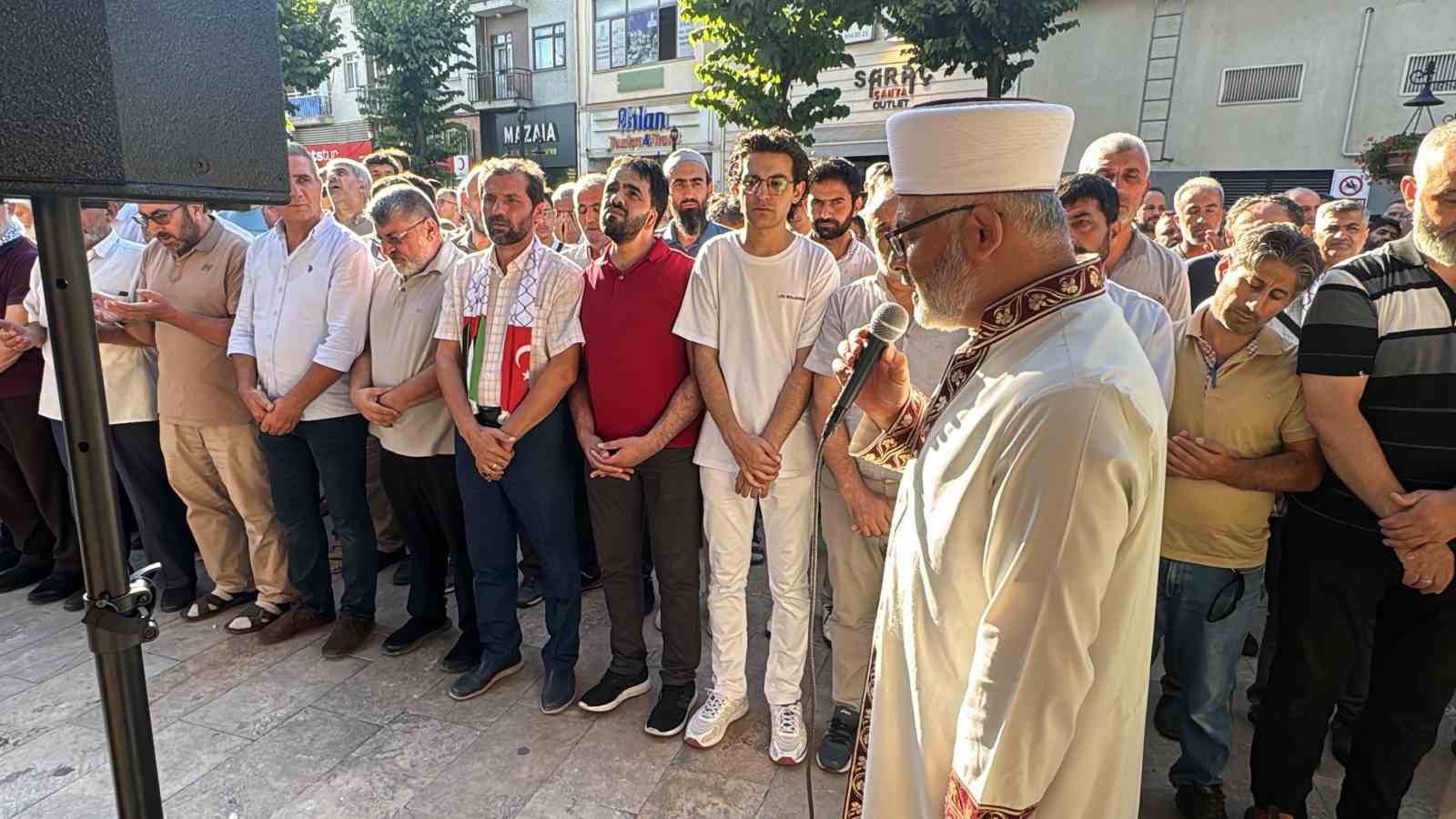 Yalova’da Haniye için gıyabi cenaze namazı kılındı
