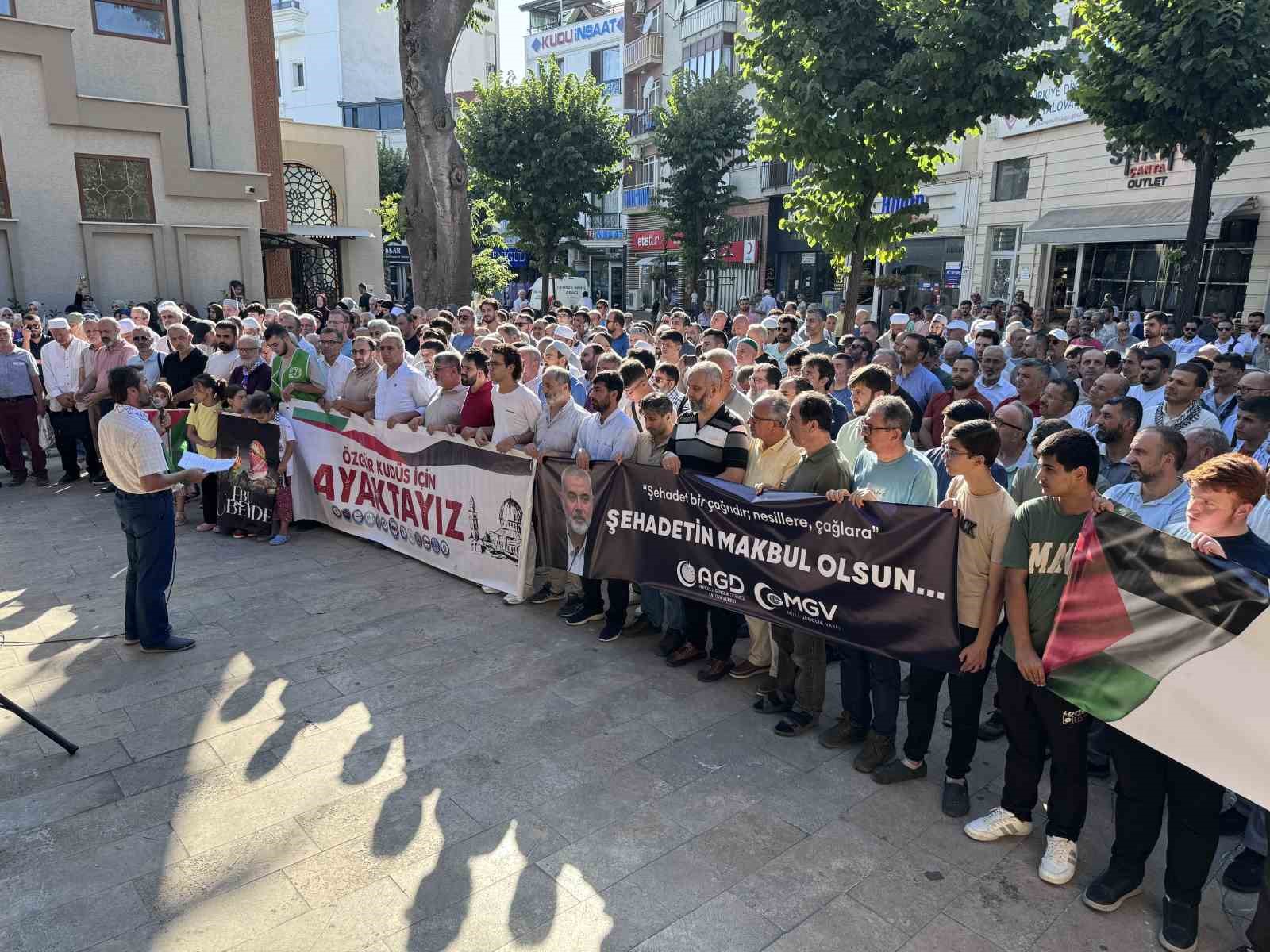 Yalova’da Haniye için gıyabi cenaze namazı kılındı
