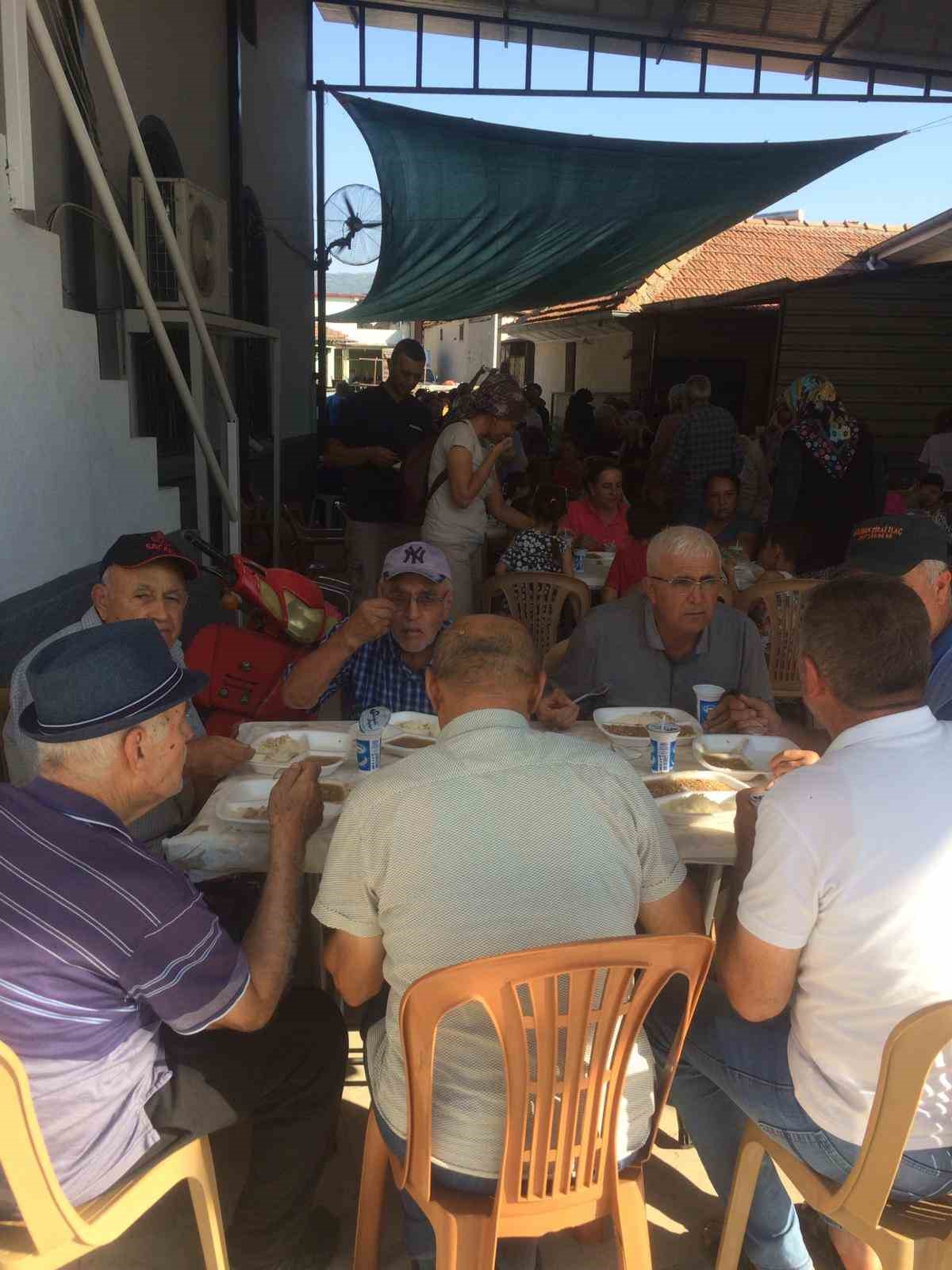 Sarıgöl’de bin kişilik aşure hayrı
