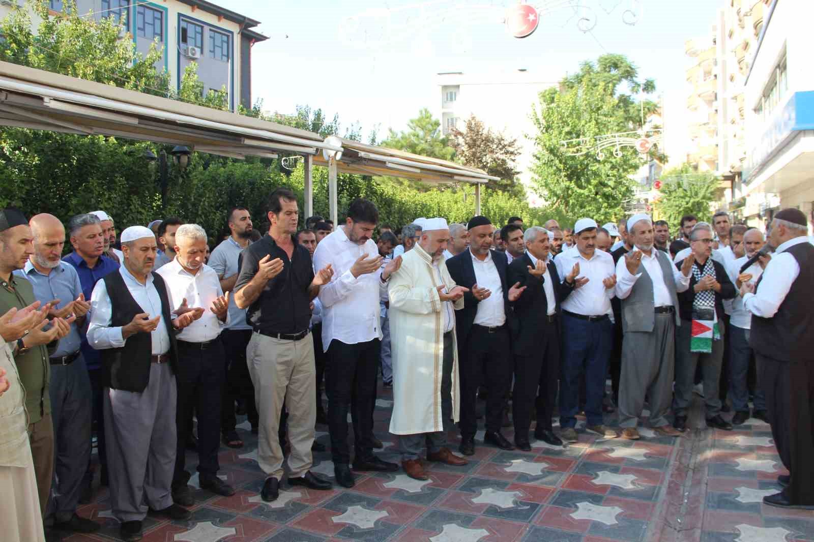 Cizre’de İsmail Haniye için gıyabi cenaze namazı kılındı
