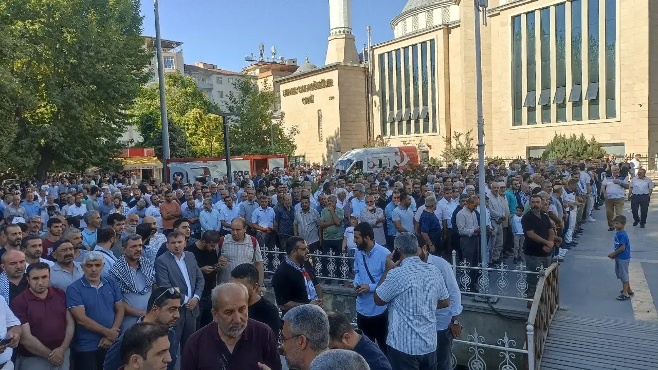 Malatya’da Haniye için gıyabi cenaze namazı kılındı
