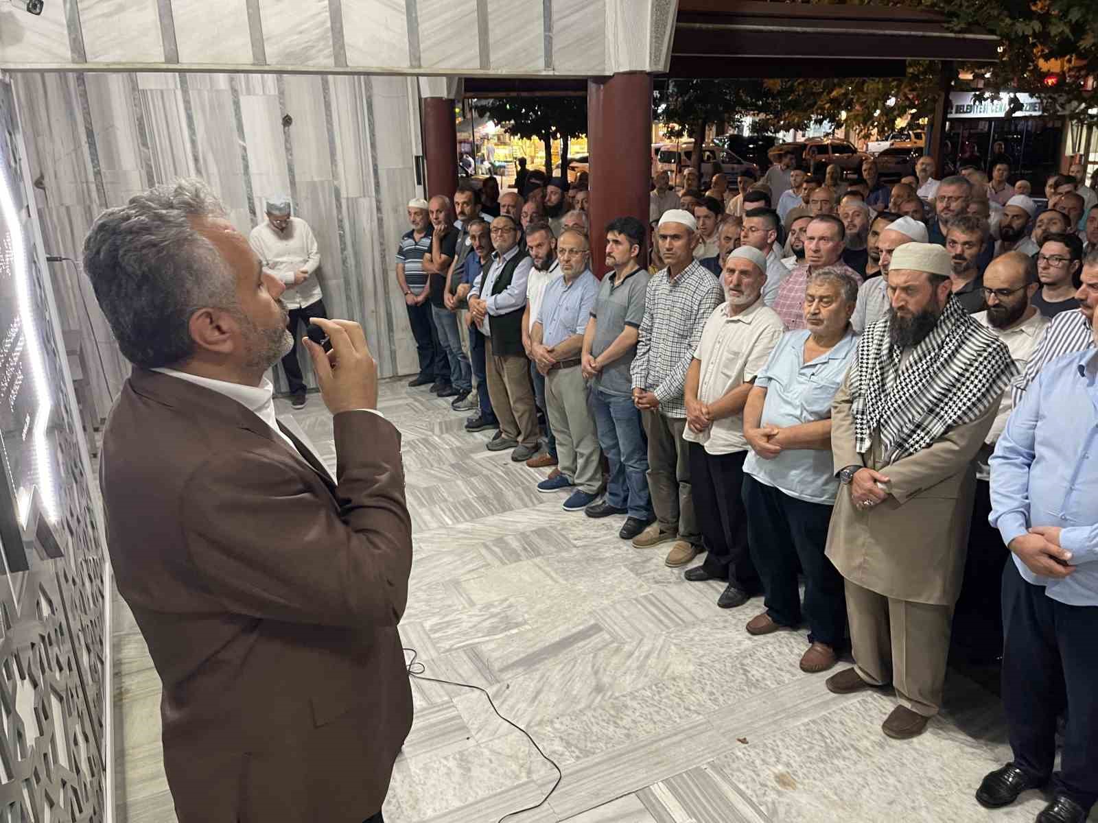 Rize’de Hamas lideri Haniye için gıyabi cenaze namazı kılındı
