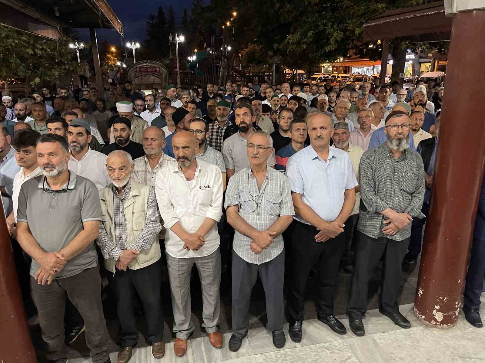 Rize’de Hamas lideri Haniye için gıyabi cenaze namazı kılındı
