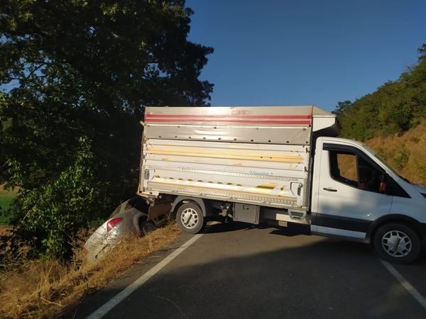 Yeğeninin cenazesine giderken kaza yaptı: 1 ölü, 2 yaralı
