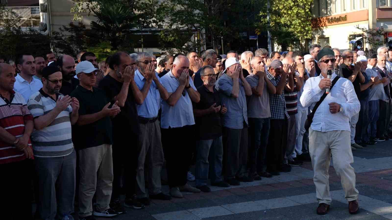 İsmail Haniye için gıyabi cenaze namazı kılındı
