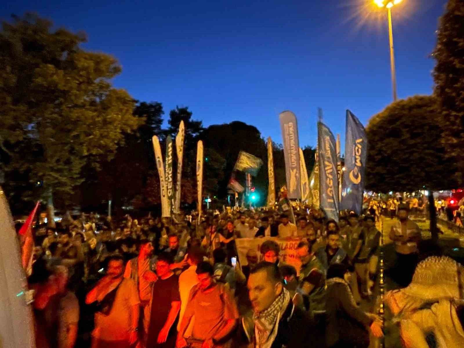 Haniye’ye düzenlenen suikast yürüyüşle protesto edildi
