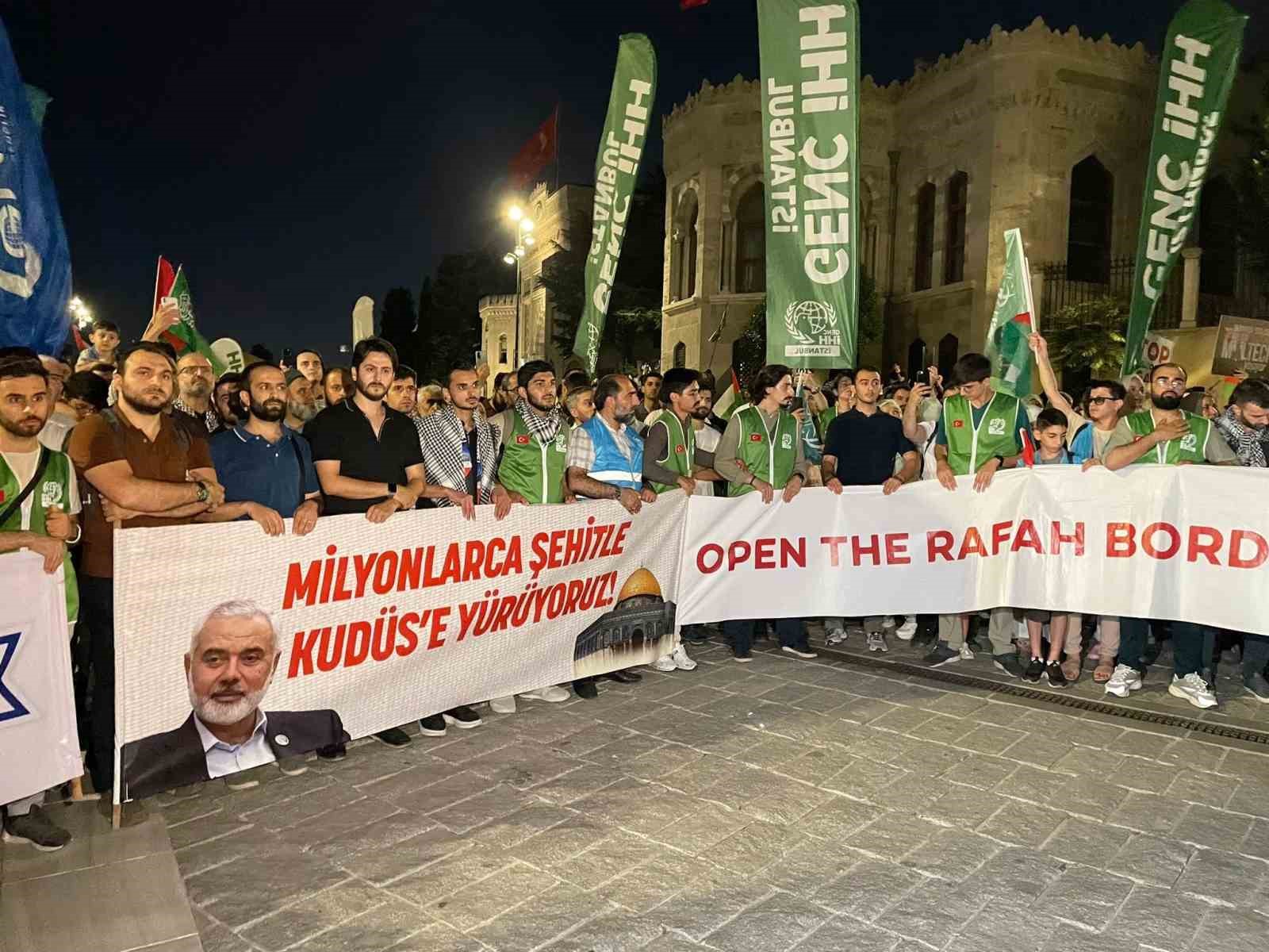 Haniye’ye düzenlenen suikast yürüyüşle protesto edildi
