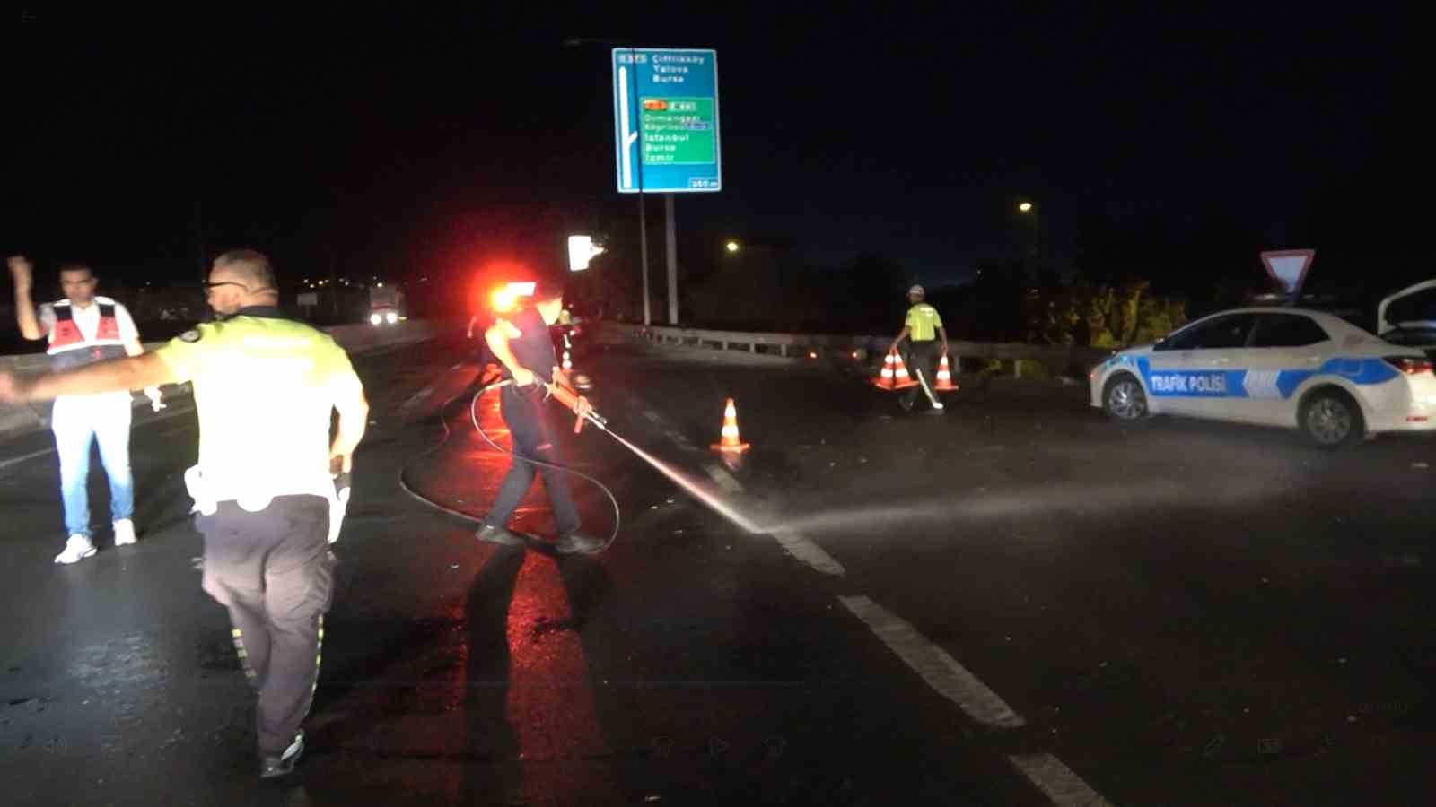 Yalova’da otomobilin çarptığı baba ve oğlu hayatını kaybetti
