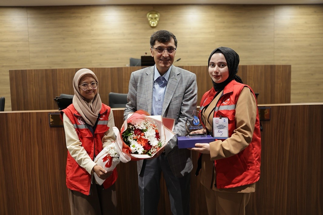 Damla Gönüllülük Hareketi ekibi Başkan Kahveci’yi ziyaret etti
