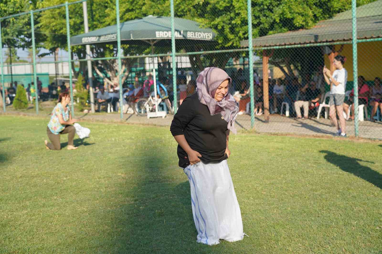 Aileler çocukların heyecanına ortak oldu
