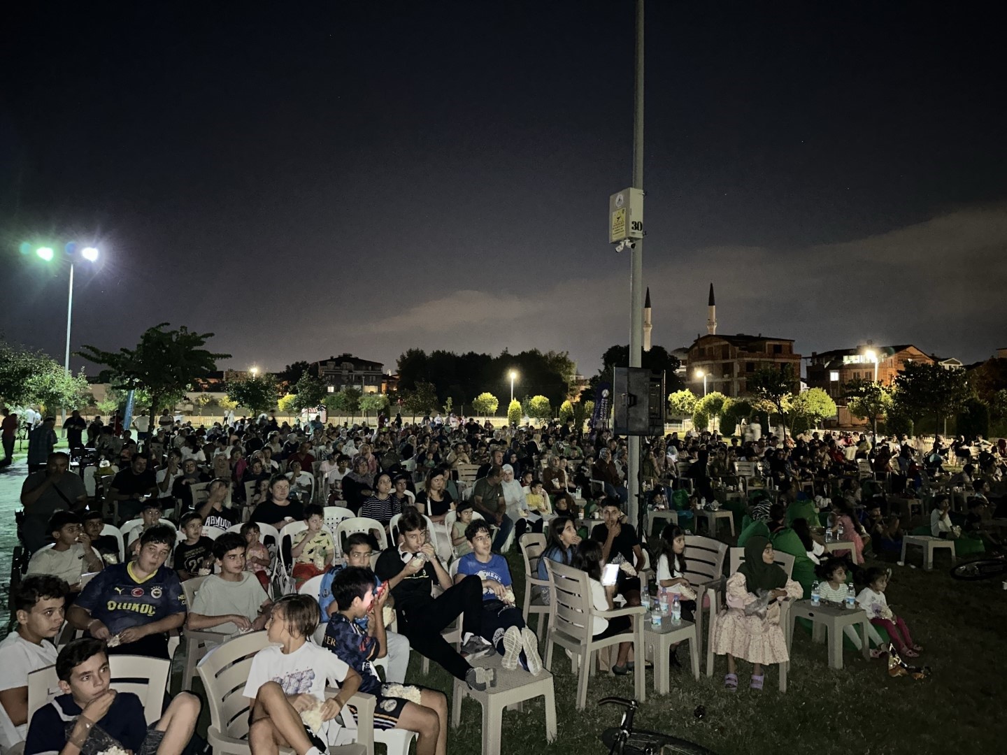 Kartepe’de açık havada sinema keyfi
