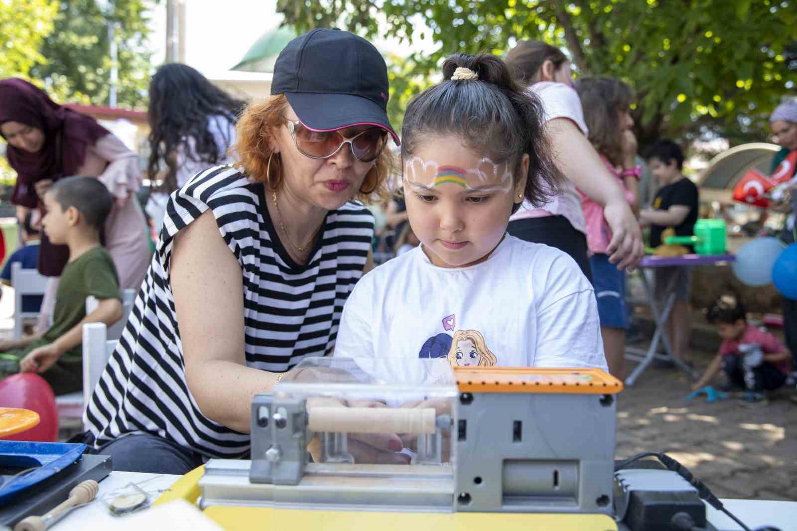 Kırsal kesimdeki kadın ve çocuklar, teknoloji ve sanatla buluşuyor
