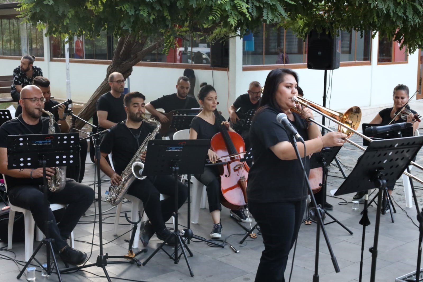 İzmit’te yaz akşamları Türkçe pop konseriyle devam etti
