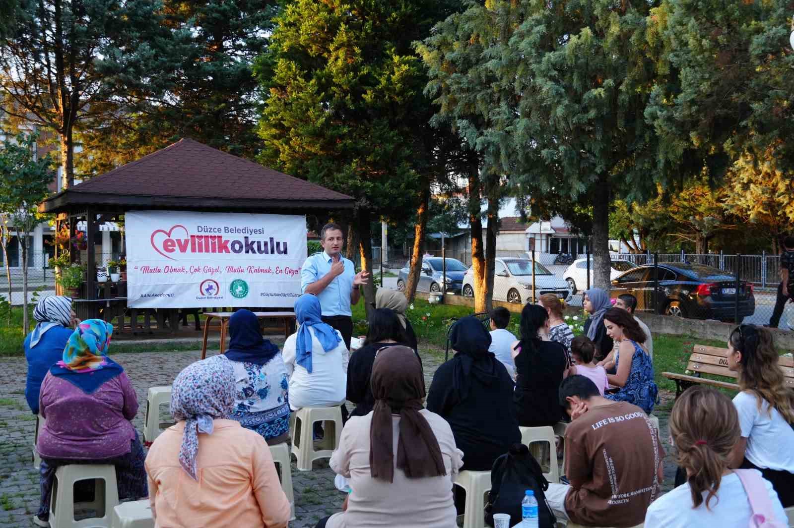 Evlilik okulunu bitirenlere sertifika verildi
