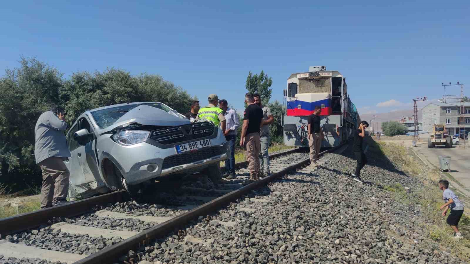 Van’da hemzemin geçitte kaza: 1 yaralı
