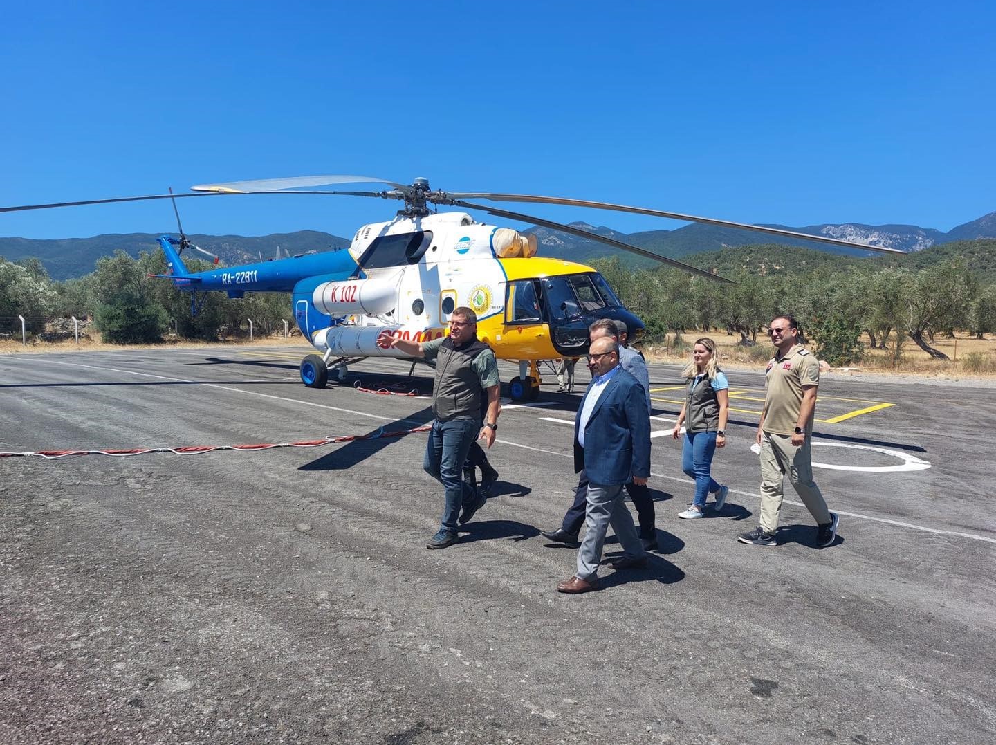 Vali Ustaoğlu yangın helikopterini inceledi
