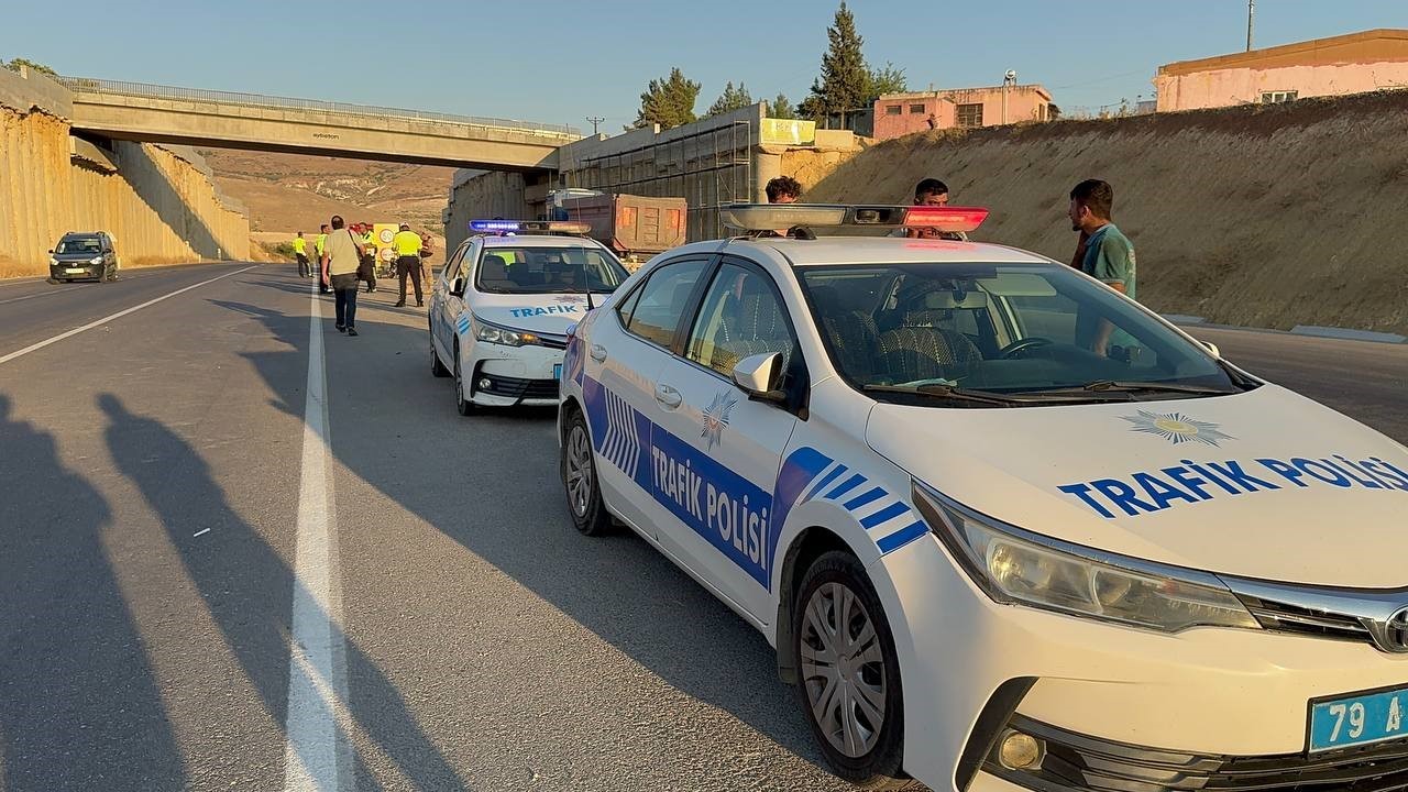 Kilis’te motosiklet ile hafriyat kamyonu çarpıştı: 1 ağır yaralı
