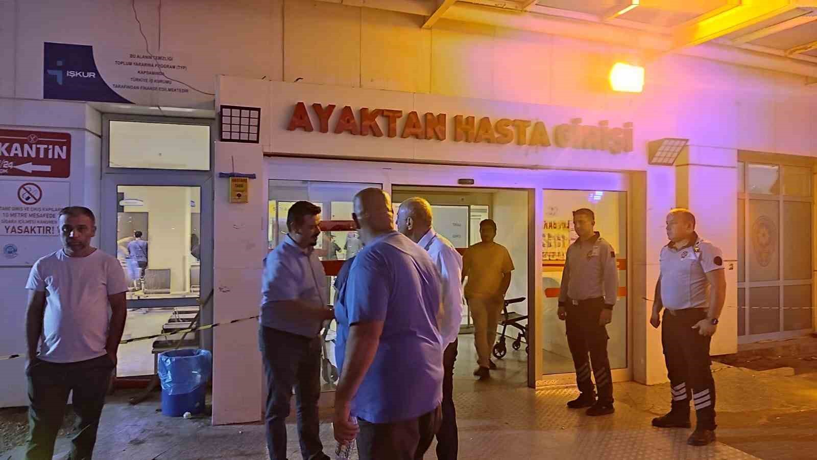 Kaymakam ve AK Parti İlçe Başkanı’nın da aralarında bulunduğu 11 kişi zehirlenme şüphesiyle hastaneye kaldırıldı
