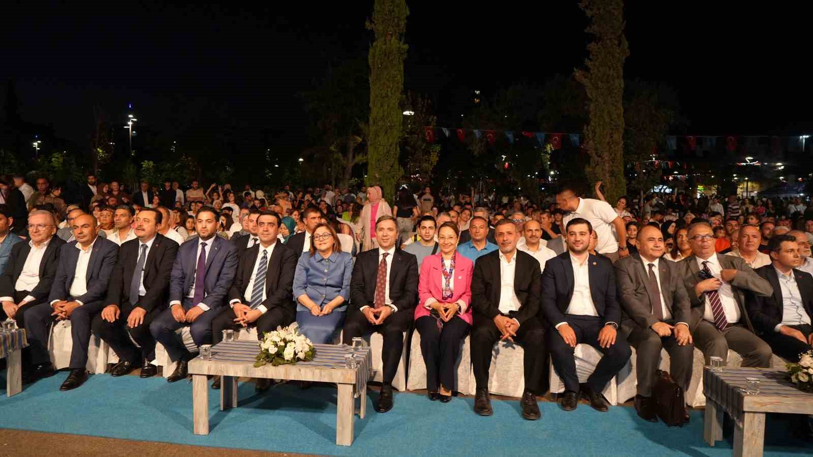 Hemşehri Dernekleri Festivali’nin açılışı yapıldı
