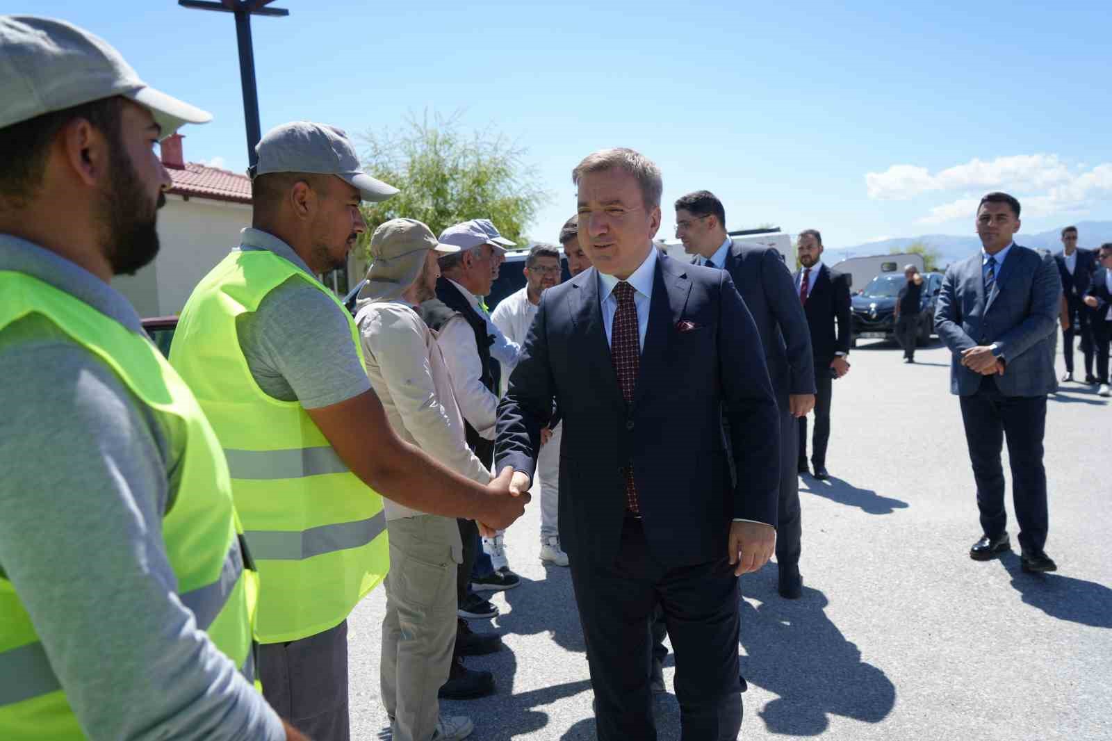 Erzincan’da bin dönümlük Jeotermal Sera OSB için Jeofizik Etüd çalışmaları sürdürülüyor
