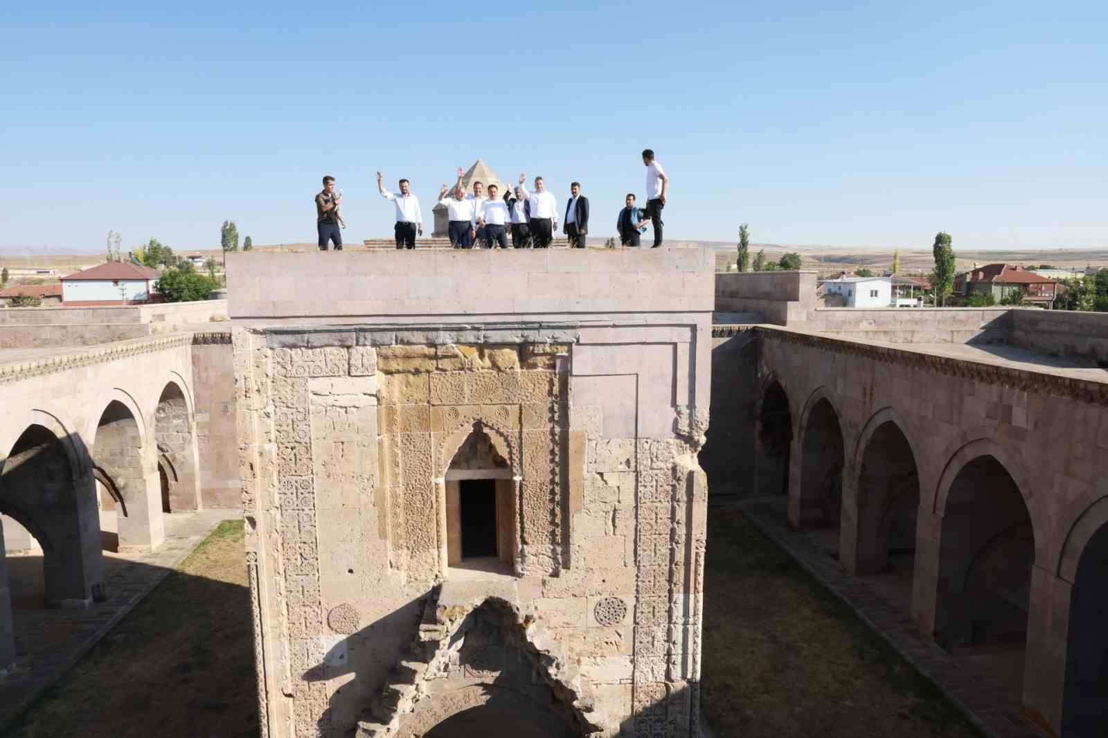 Başkan Büyükkılıç’tan Kayseri’ye davet
