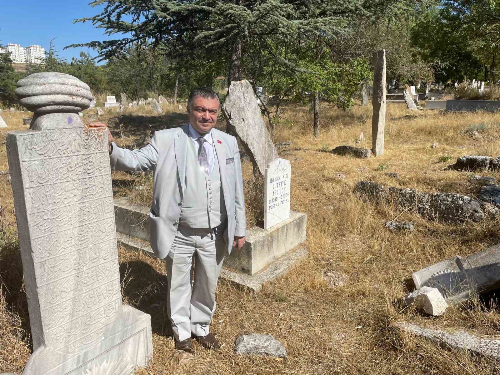 Odunpazarı Mezarlığında ihmalkârlık iddiası
