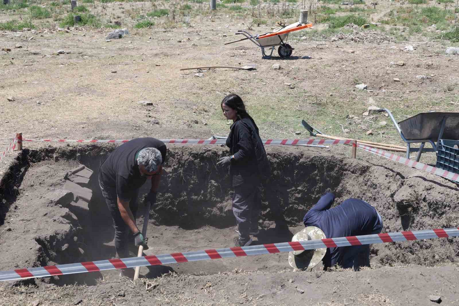 Anavarza Antik Kenti’nde Anadolu ve Türkiye’deki en erken tarihli caminin kalıntılarına ulaşıldı
