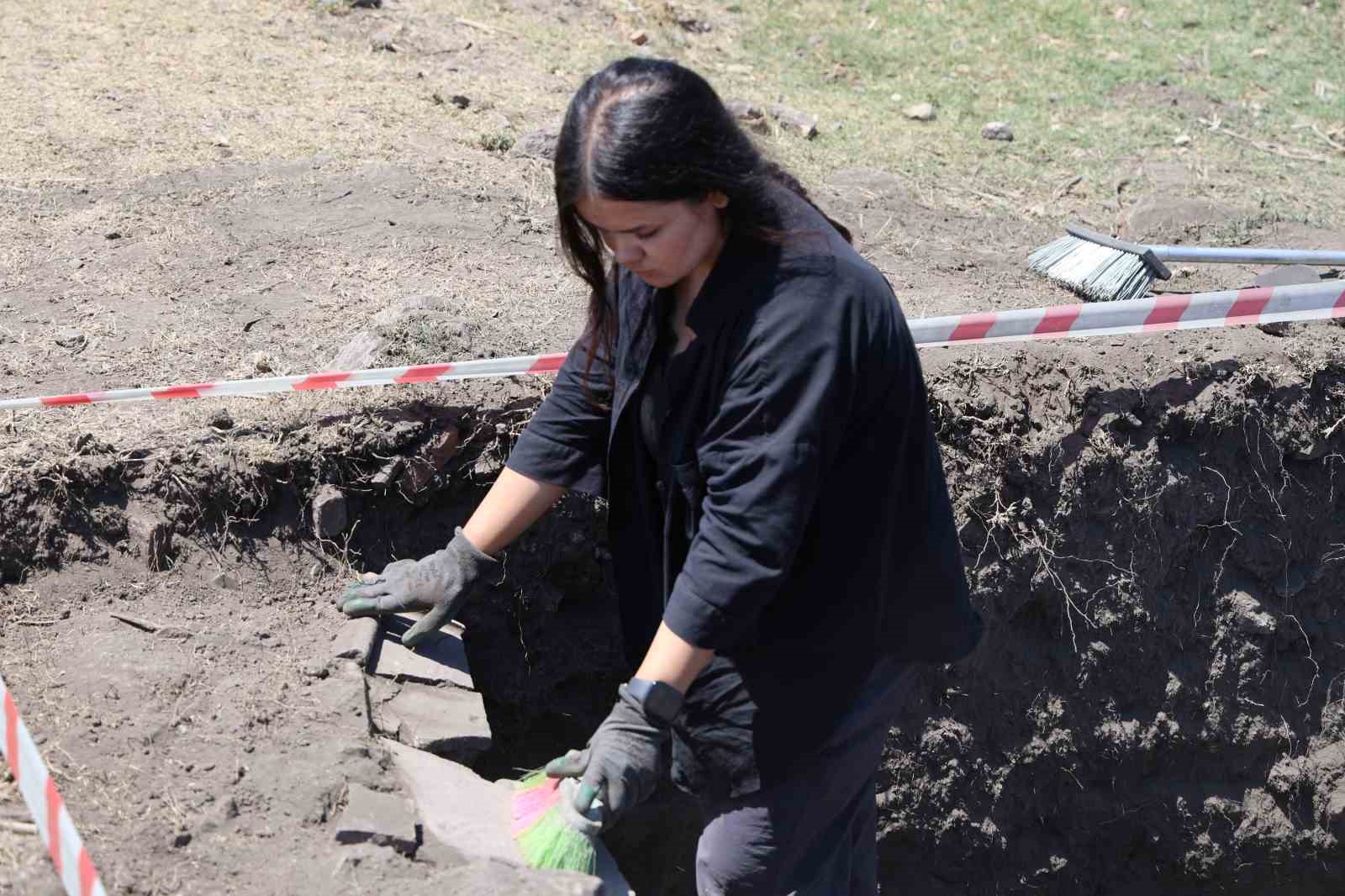 Anavarza Antik Kenti’nde Anadolu ve Türkiye’deki en erken tarihli caminin kalıntılarına ulaşıldı
