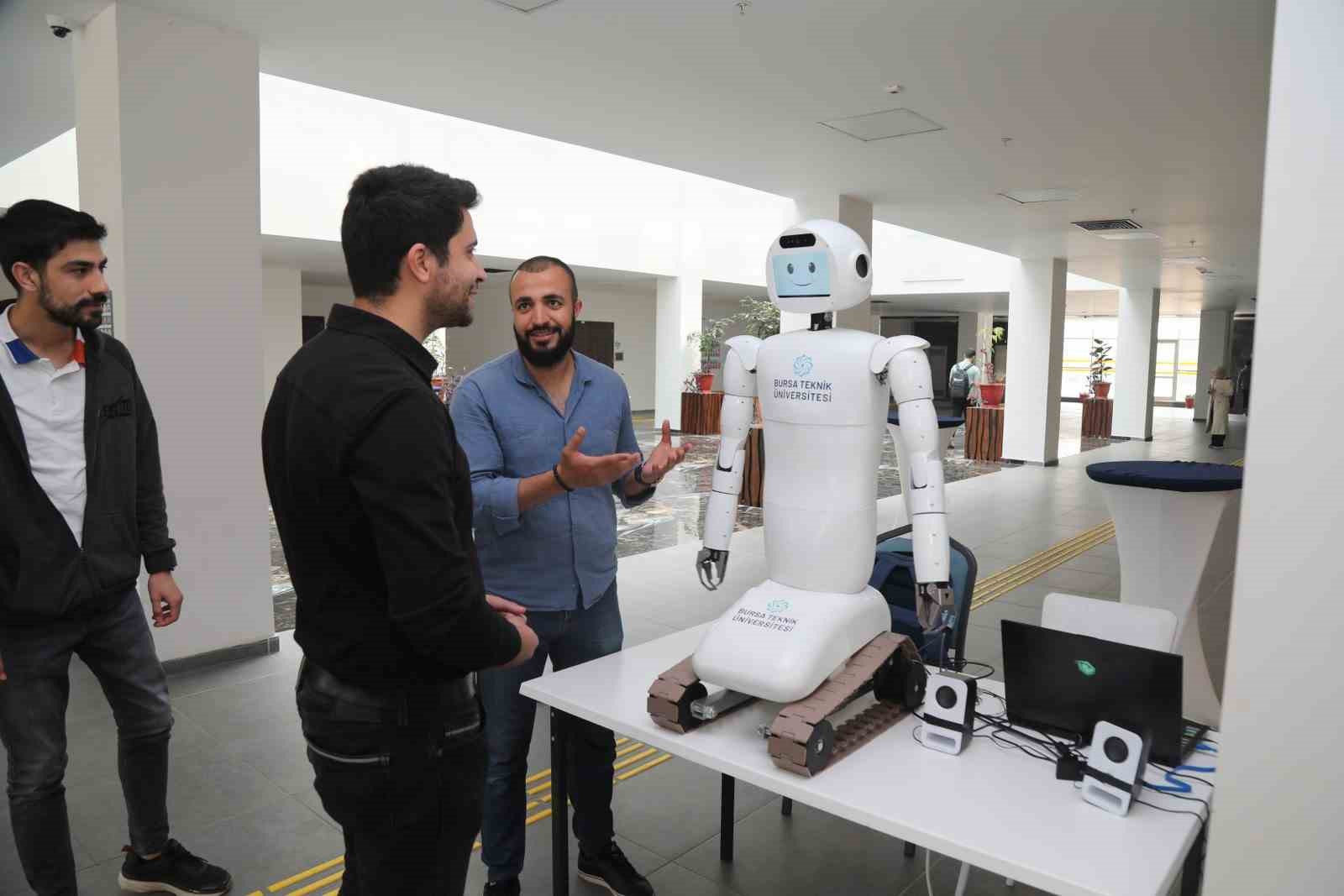 BTÜ’de yapay zekâ destekli insansı robot geliştirildi
