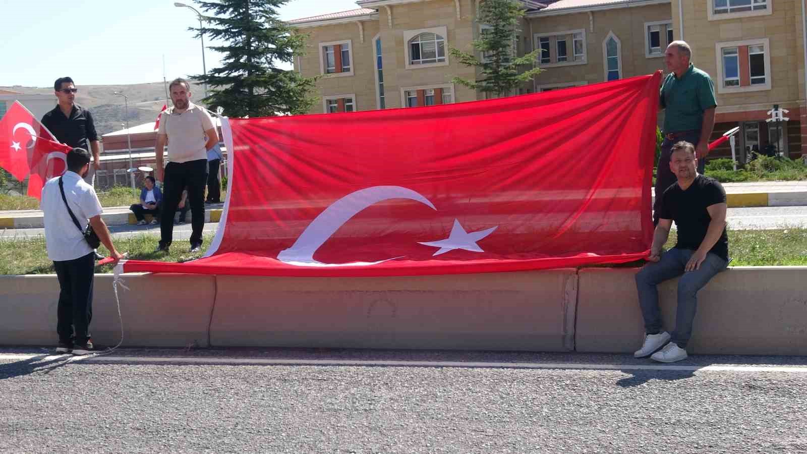 Şehit Polis Memuru Ahmet Şahan, Çankırı’da bayraklarla uğurlandı
