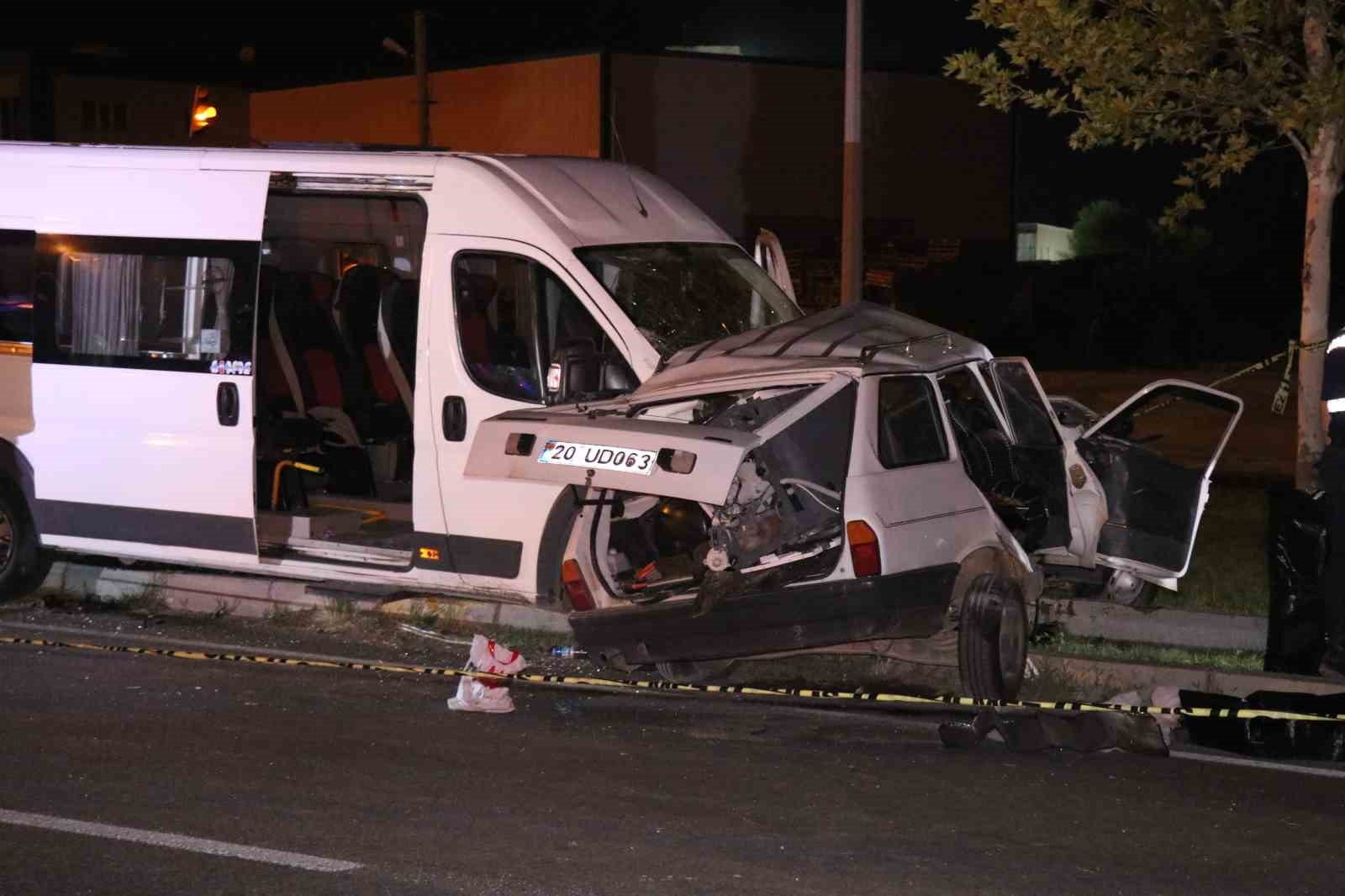 Personel servisiyle çarpışan otomobildeki karı koca hayatını kaybetti
