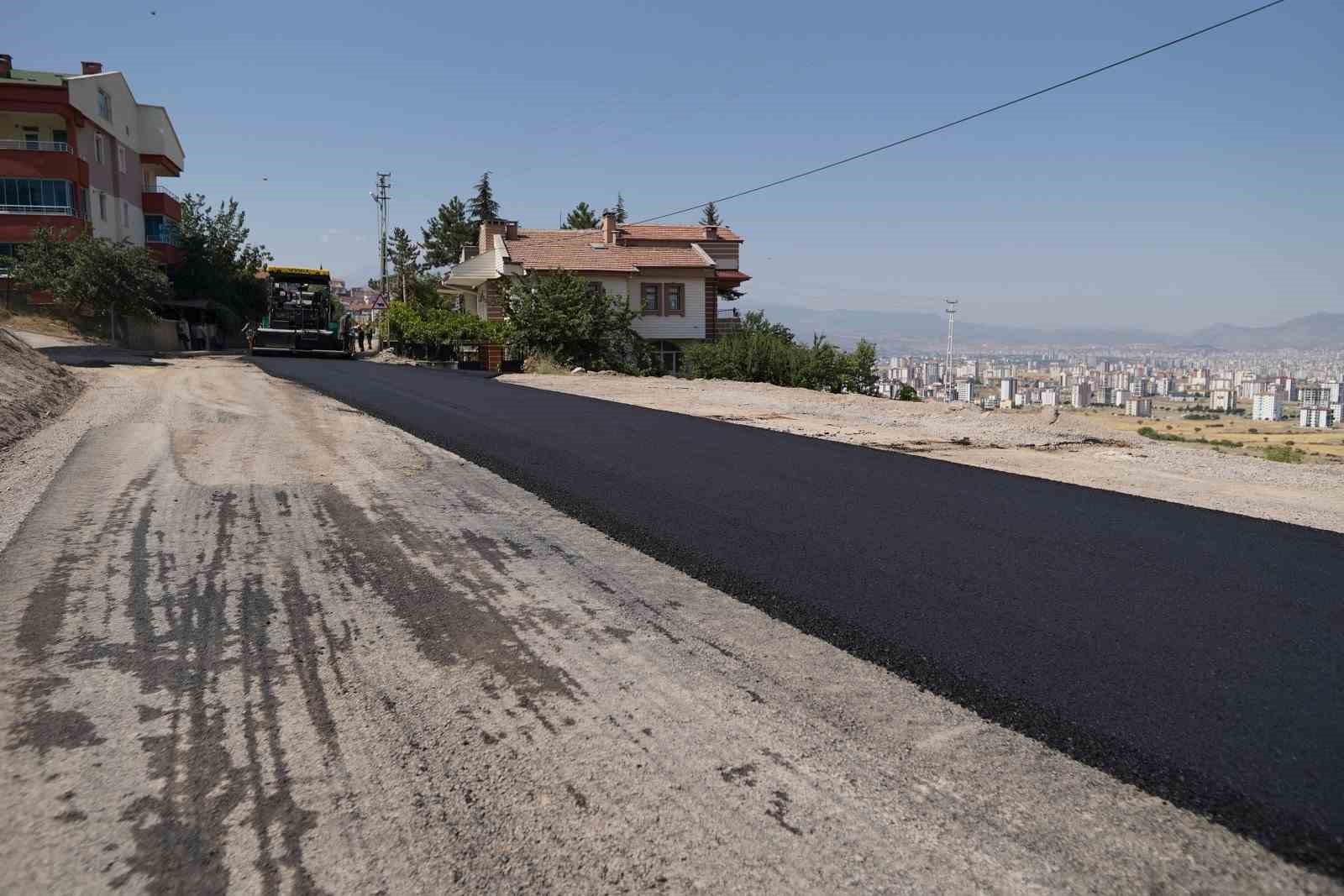 Melikgazi Belediyesi Mimarsinan Mahallesi’ne yeni yollar kazandırdı
